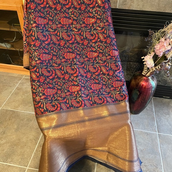 Handloom Woven Kashmiri Benarasi Saree With Running Blouse Piece - Picture 3 of 4